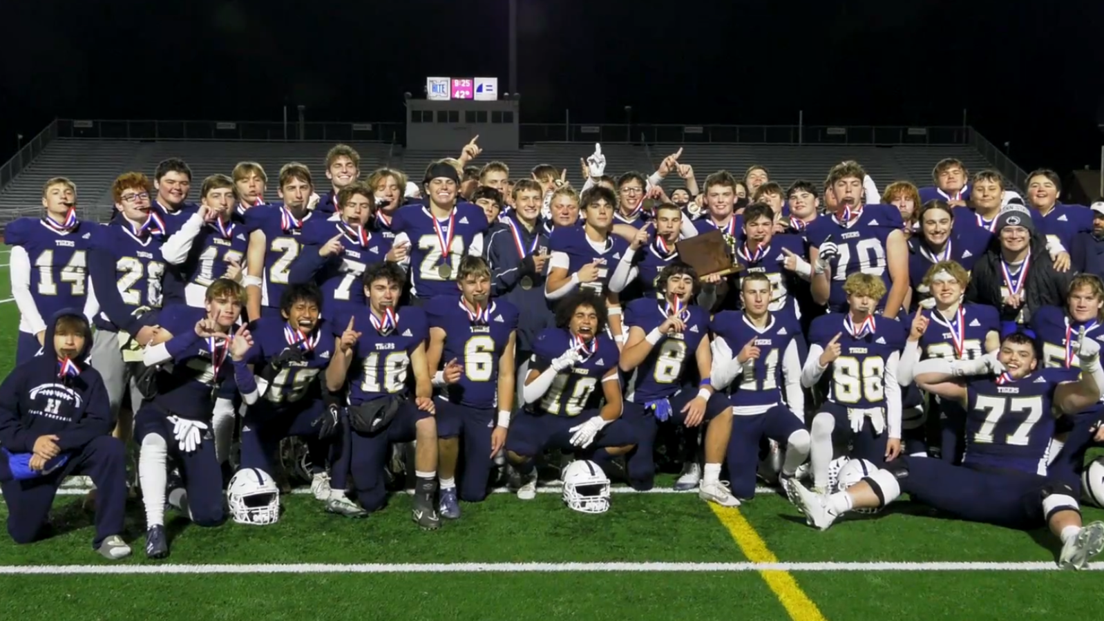 D6 Class 5-A Football Champions - Content Image for hollidaysburgareashs_bigteams_26317