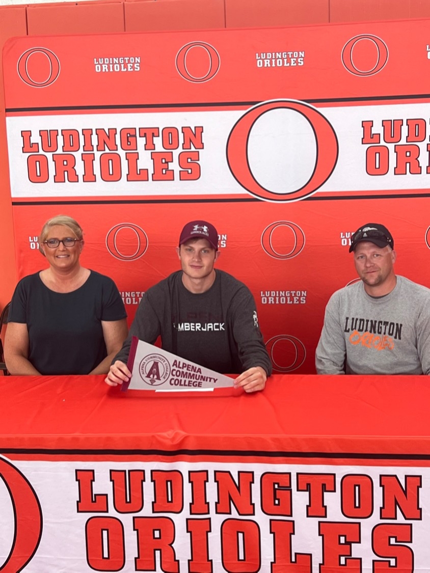 Forrest Hissong Signs with Alpena Community College to run Cross Country - Content Image for ludingtonhighschool_bigteams_17681