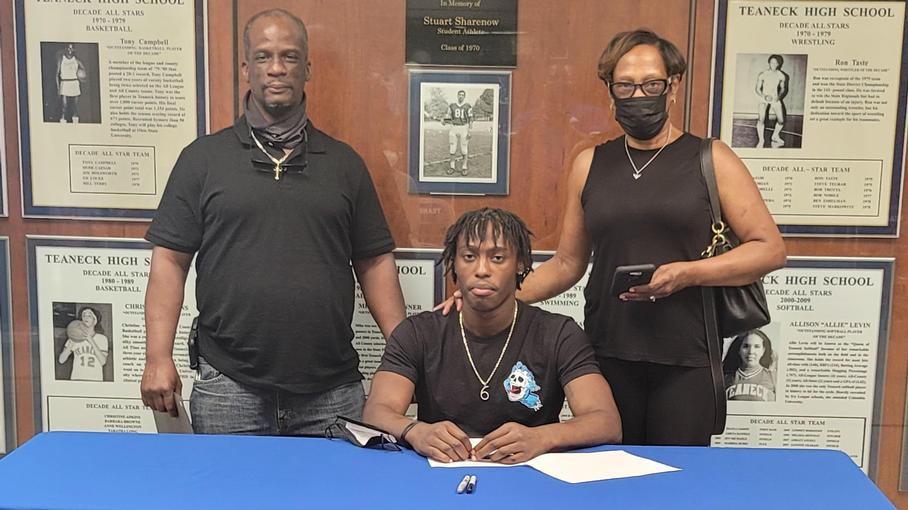 Alfred Faison Jr. will continue his wrestling career while studying at Castleton University.